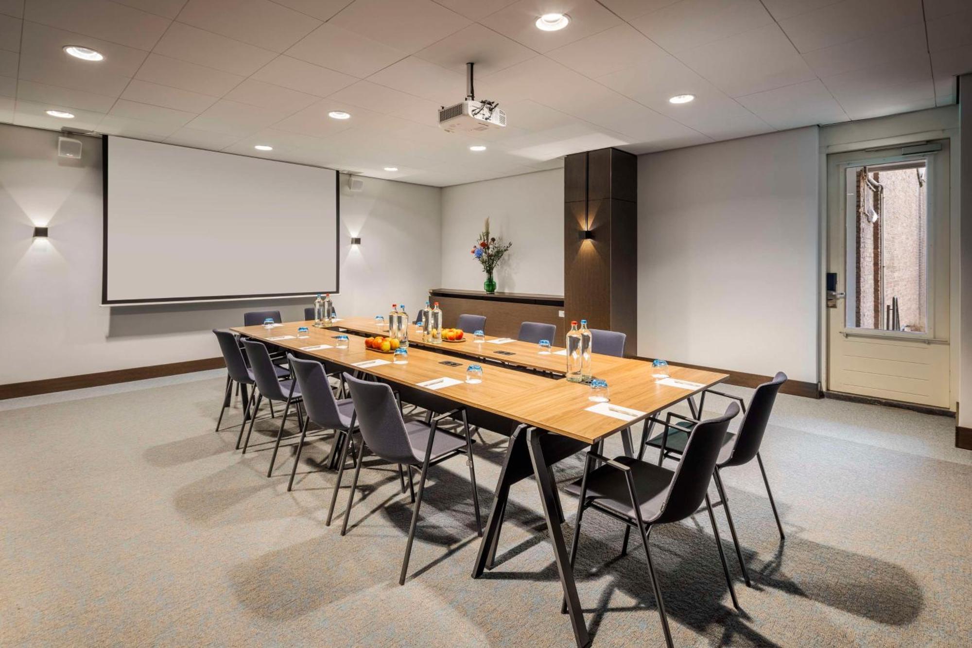 Hotel Nh Centre 4*